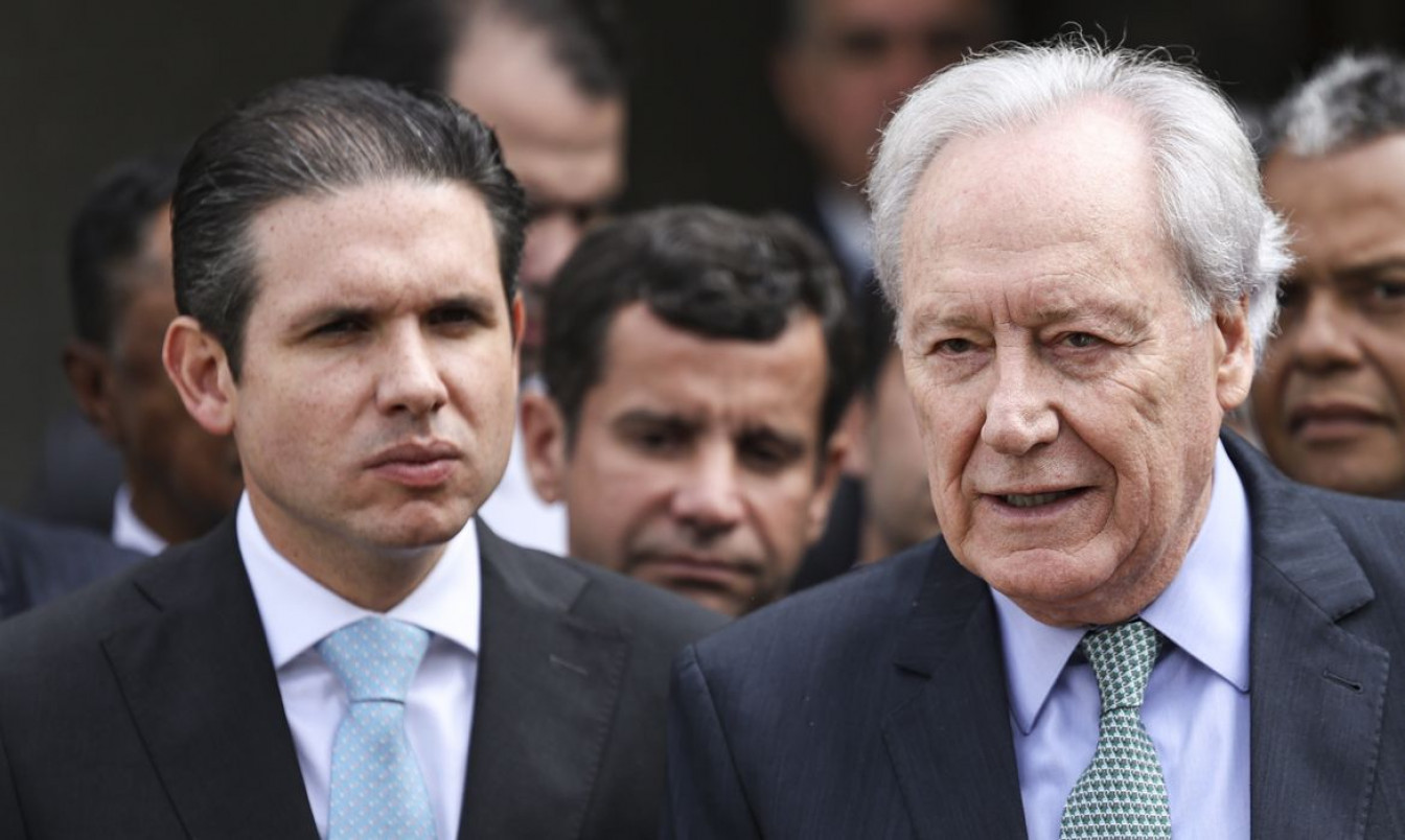 Governo entrega PEC da Segurança Pública ao presidente da Câmara